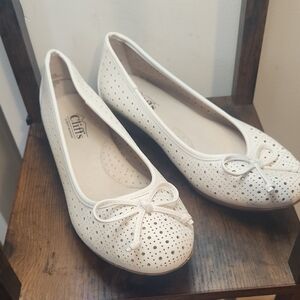 Cliffs By White Mountain Ballet Flats